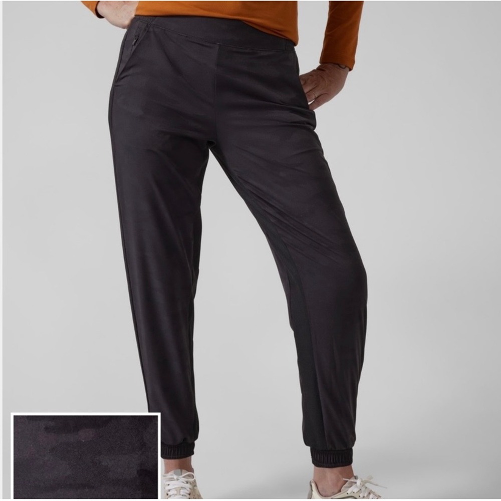 Athleta Brooklyn Lined Camo Jogger Black Camouflage Pants Womens 6 Activewear